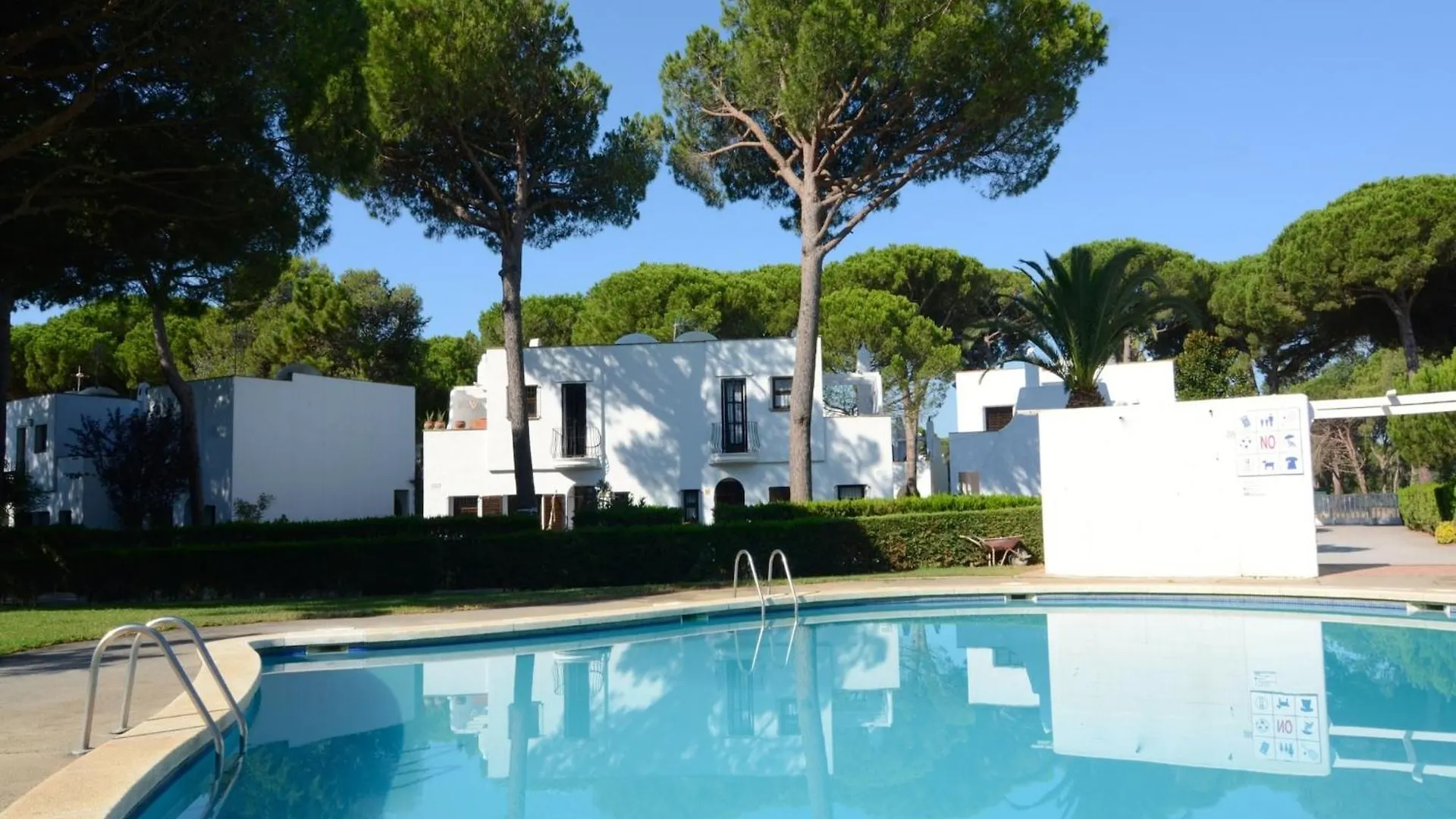 Piverd Del Golf 75 Pals 0*,  Spain